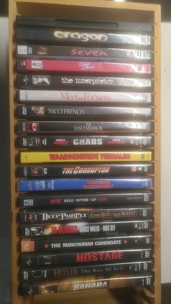 Dvdhouder met dvds, Alle leeftijden, Ophalen, Gebruikt, Overige gebieden