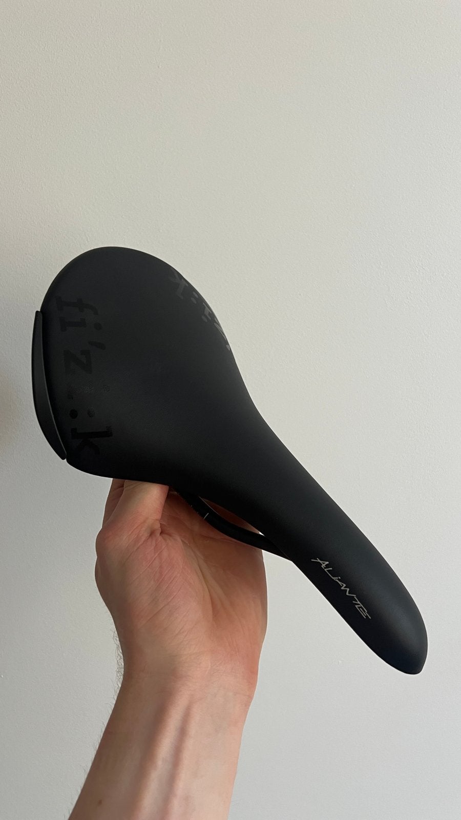 Fizik Aliante fietszadel - Zwart, Fietsen en Brommers, Fietsonderdelen, Gebruikt, Kunststof, Ophalen of Verzenden, Zadel