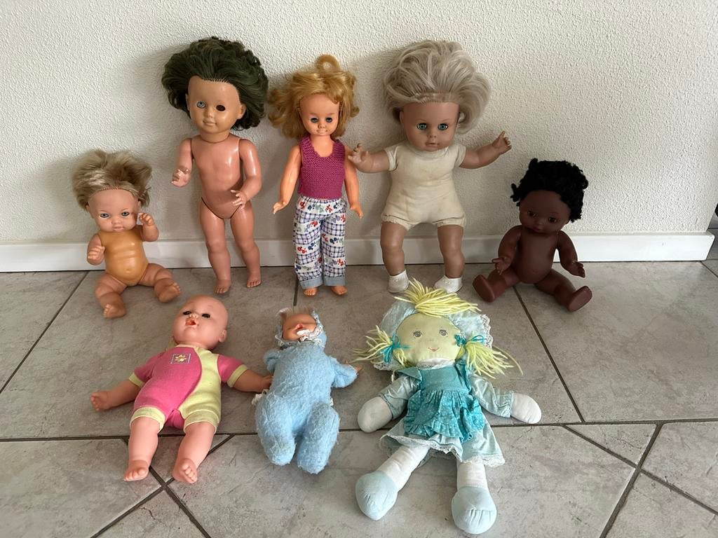 poppen huilpop donkere pop zachte pop H26-39 meerdere, Kinderen en Baby's, Speelgoed | Poppen, Ophalen of Verzenden, Gebruikt