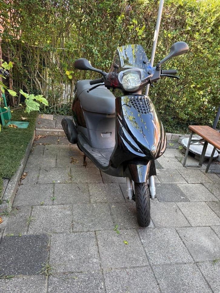 Piaggio Zip 2007 - Nieuwe banden, accu en meer!, Ophalen, Piaggio, Gebruikt, Benzine