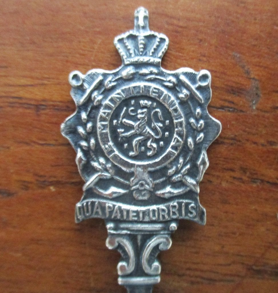 Verzilverd theelepeltje Militaria Qua Patet Orbis, Ophalen of Verzenden, Overige soorten, Nederland, Overige typen