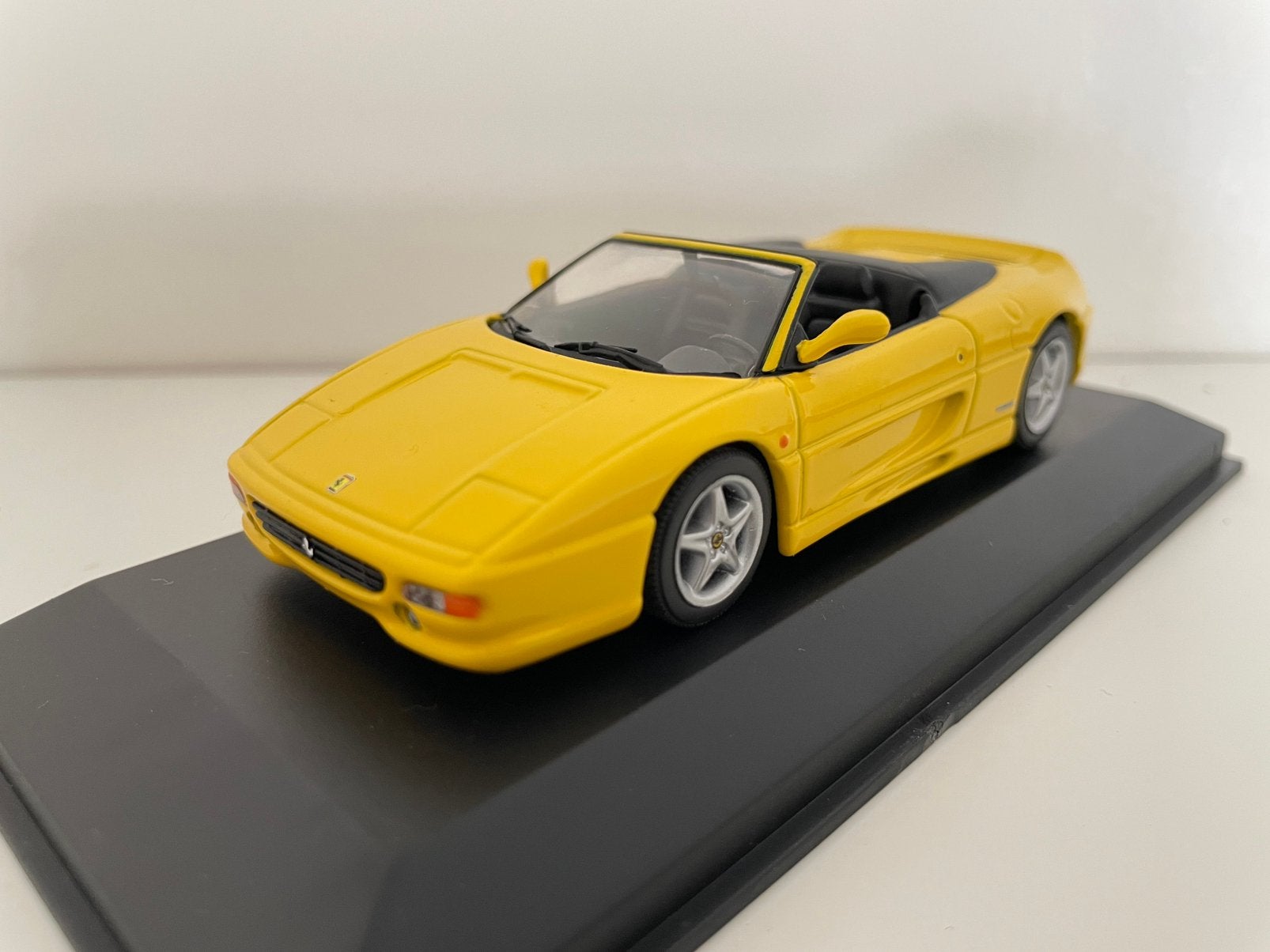 Minichamps Ferrari F355 Spider, Ophalen of Verzenden, Zo goed als nieuw, Auto, MiniChamps