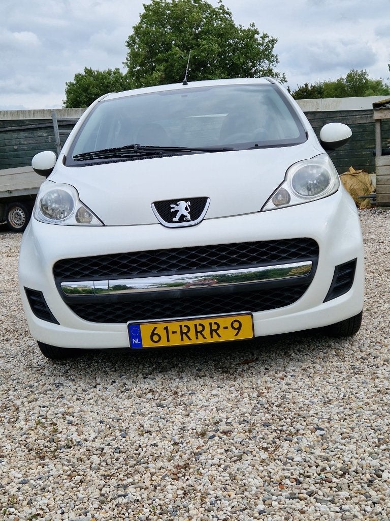 Peugeot 107 1.0 12V 5DR 2011 Wit, Voorwielaandrijving, 4 stoelen, Origineel Nederlands, Handgeschakeld