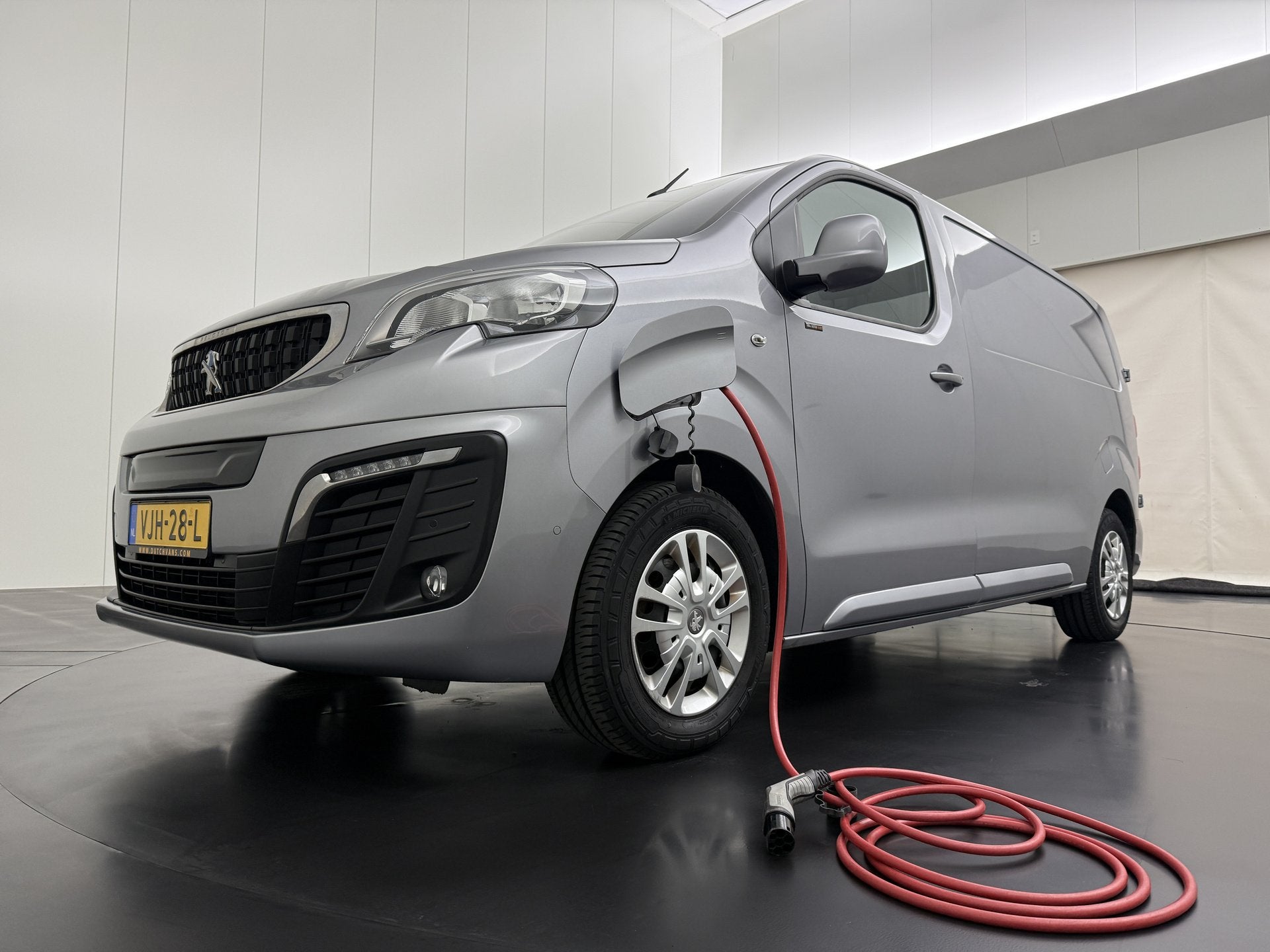 Peugeot e-Expert Lang 75 kWh Pro | Elektrisch SOH 92% | Navi, Dealer onderhouden, 136 pk, Gebruikt, Zwart