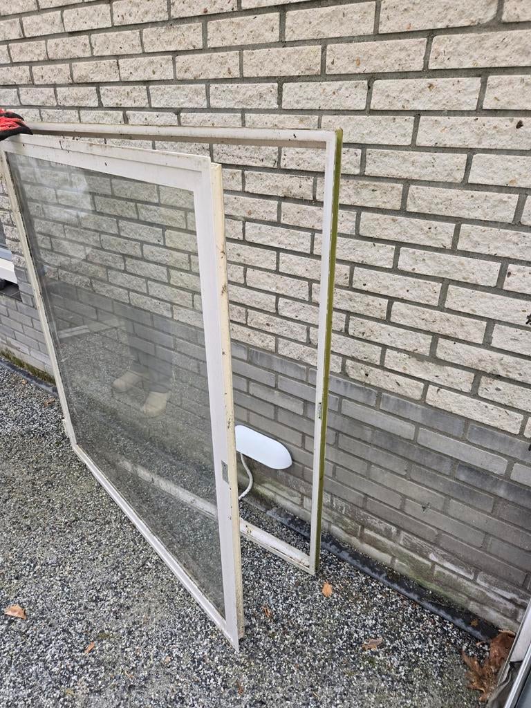 Stalen kozijn met draairaam enkel glas, 121x132, Ophalen, Gevelraam of Ruit, Gebruikt, 80 tot 120 cm