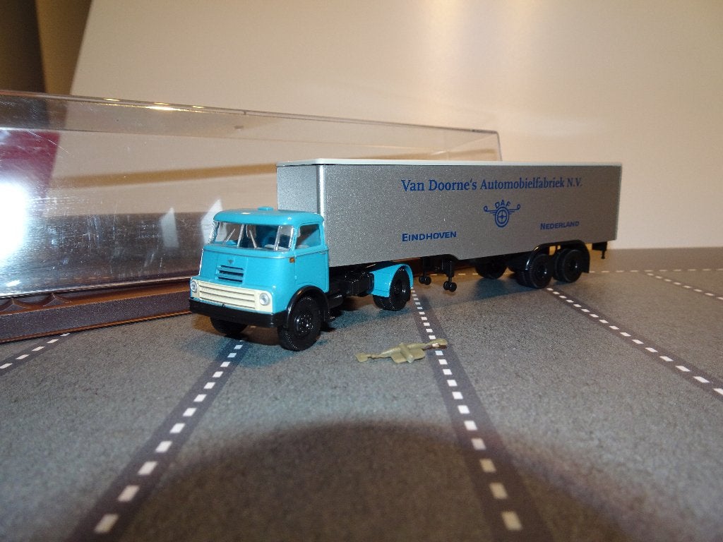 178 brekina 85201 daf do 2000 van doorne demo 1:87 truck, Hobby en Vrije tijd, Ophalen of Verzenden, Nieuw, Bus of Vrachtwagen
