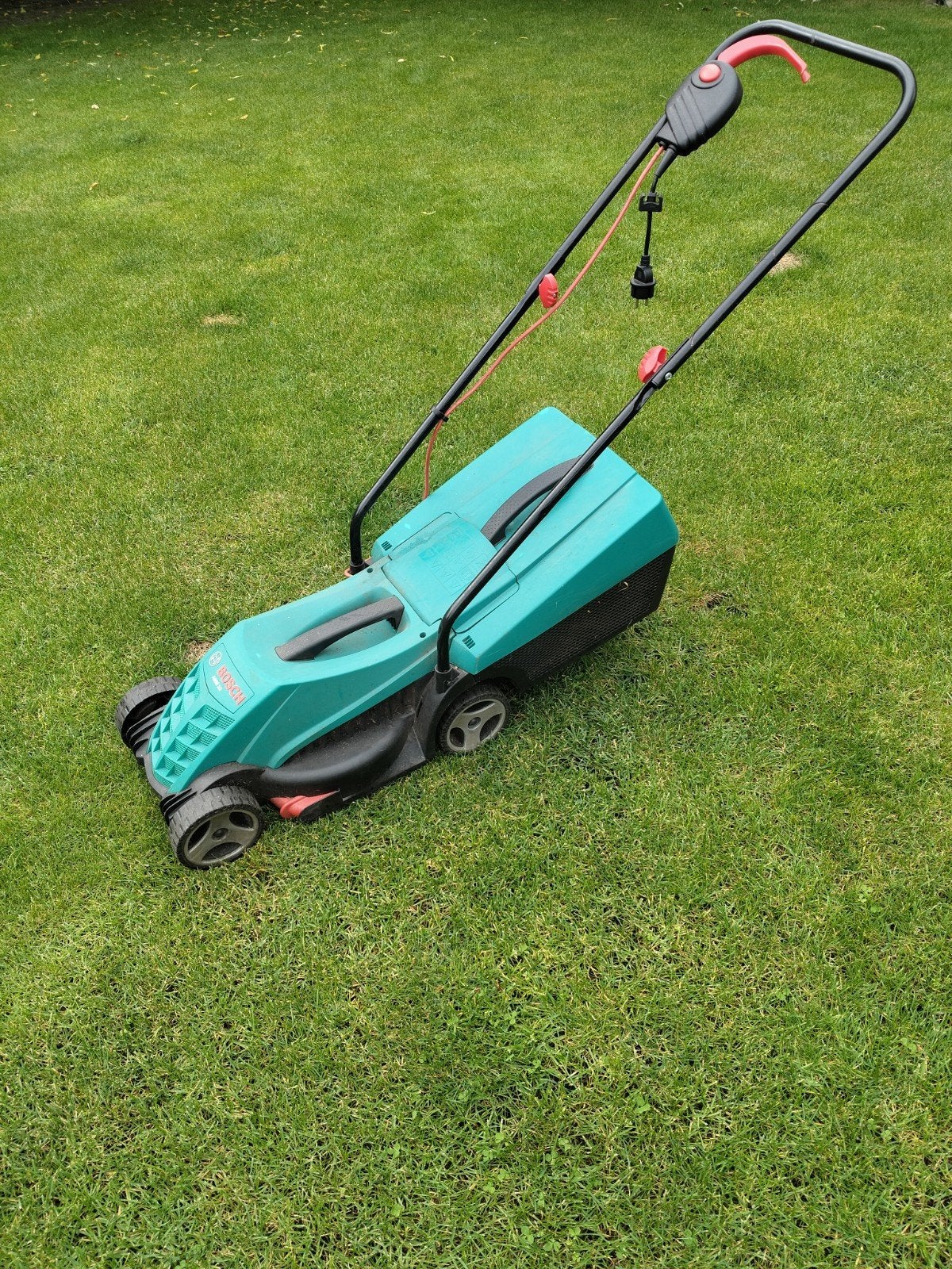 Bosch elektrische grasmaaier, Cirkelmaaier, Gebruikt, Ophalen of Verzenden, Opvangbak