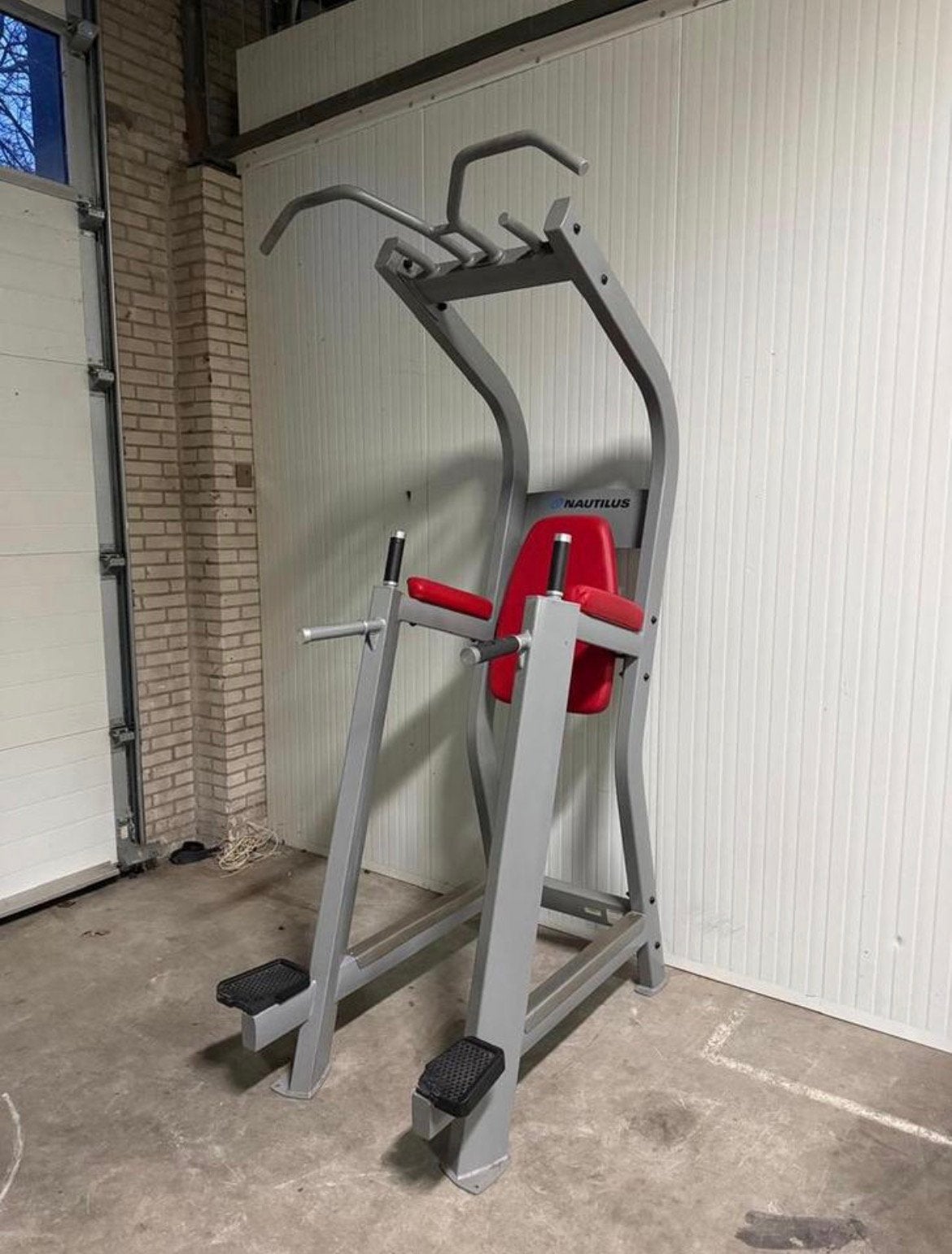 Nautilus Chin Dip machine / Dips / pull ups, Sport en Fitness, Fitnessmaterialen, Ophalen, Benen, Gebruikt, -
