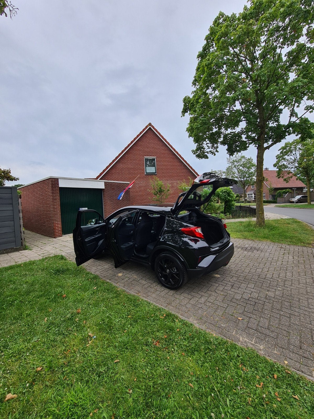 Toyota C-HR 1.2 Turbo 116pk 2017 Zwart, Voorwielaandrijving, Stof, 4 cilinders, Zwart