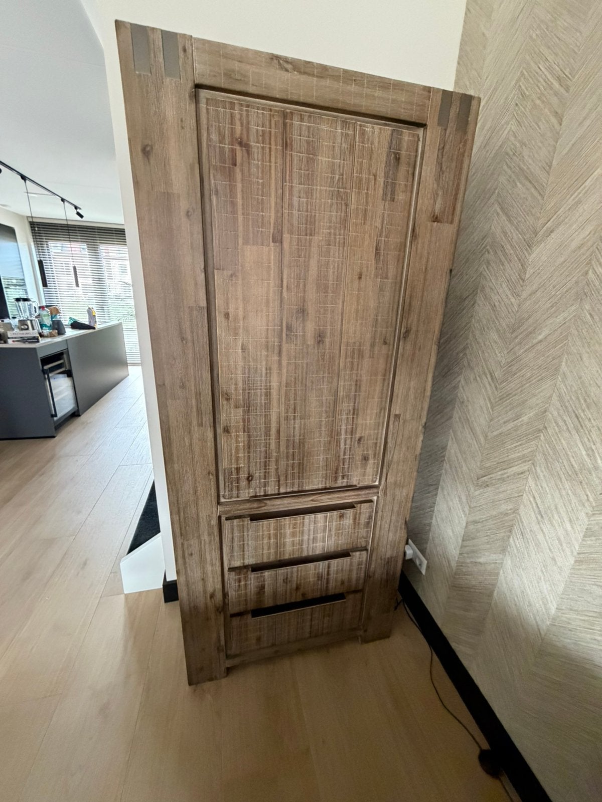 Bassano kast warm grey, Ophalen, Gebruikt, Met deur(en), 200 cm of meer