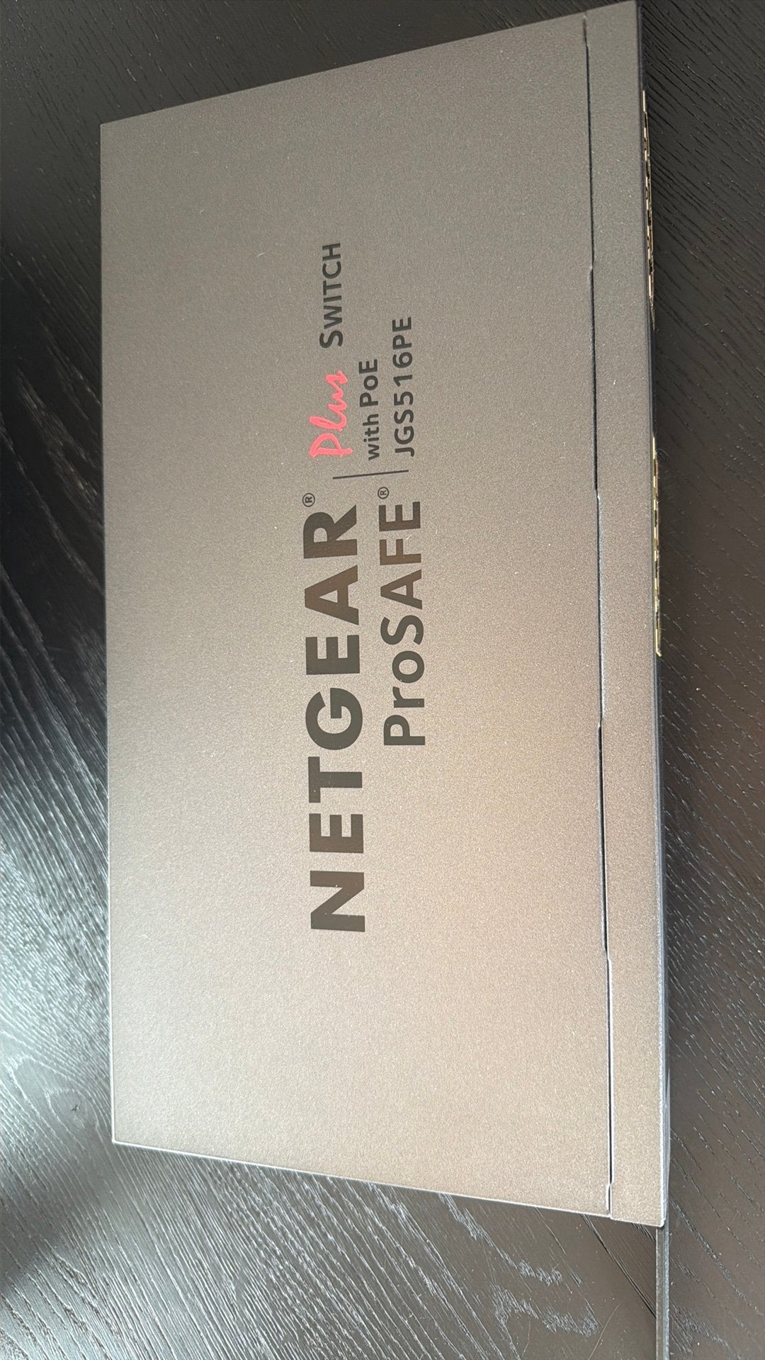 16 ports POE SWITCH  NETGEAR, Ophalen, Zo goed als nieuw