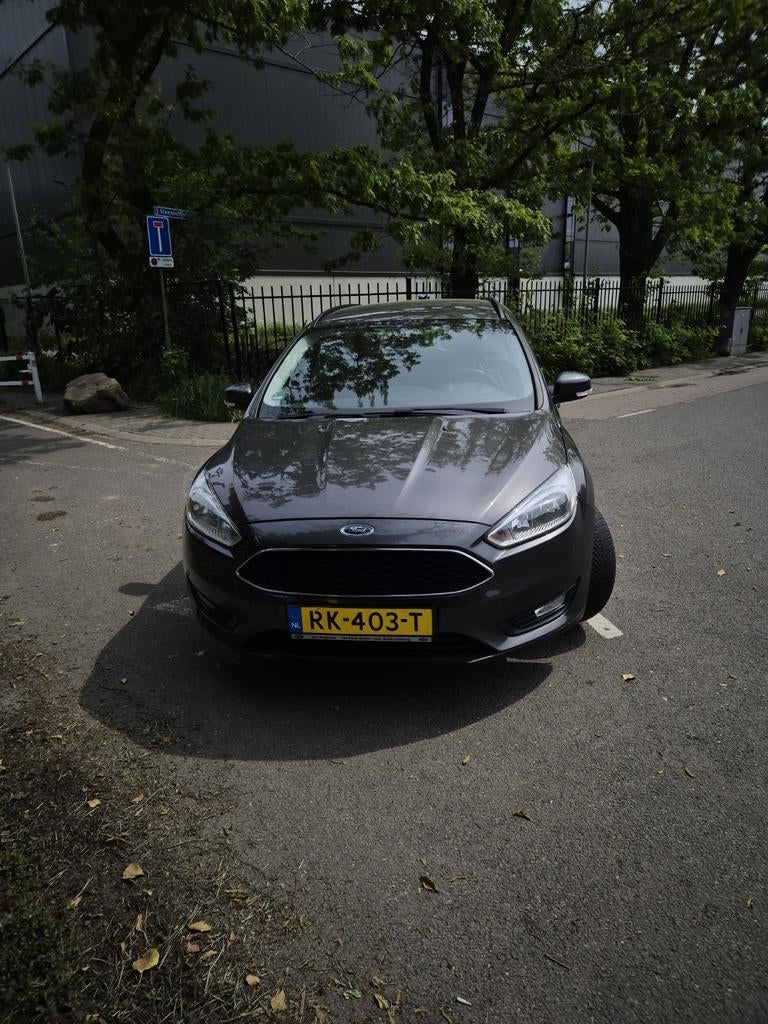 Ford Focus 1.0 Ecoboost 74KW Wagon 2017 Grijs, Auto's, 100 pk, Origineel Nederlands, Handgeschakeld, Particulier