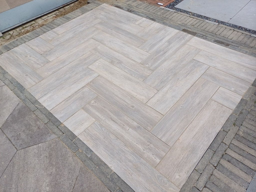 9 m2 Keramische tegel Timber Walnut 80x20x3cm houtlook, Tuin en Terras, Ophalen, Keramiek, Nieuw, 5 tot 10 m²