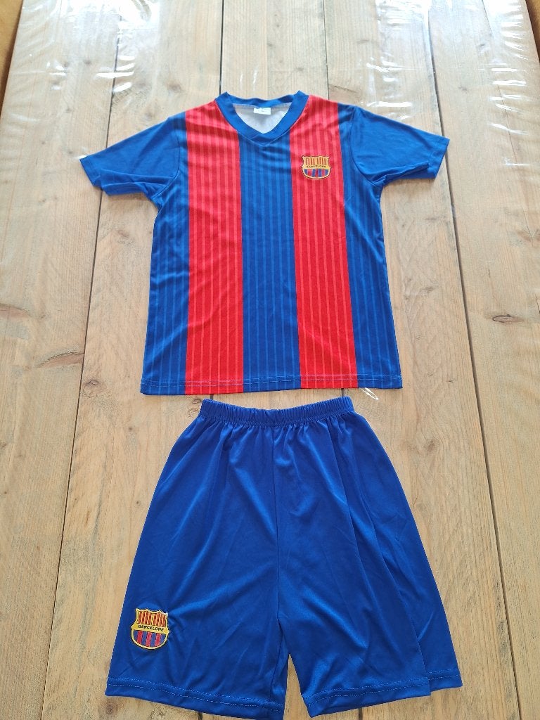 FC Barcelona voetbal  kinder tenue / pakje maat 140 €10,-, Ophalen, Gebruikt, Jongen, Setje