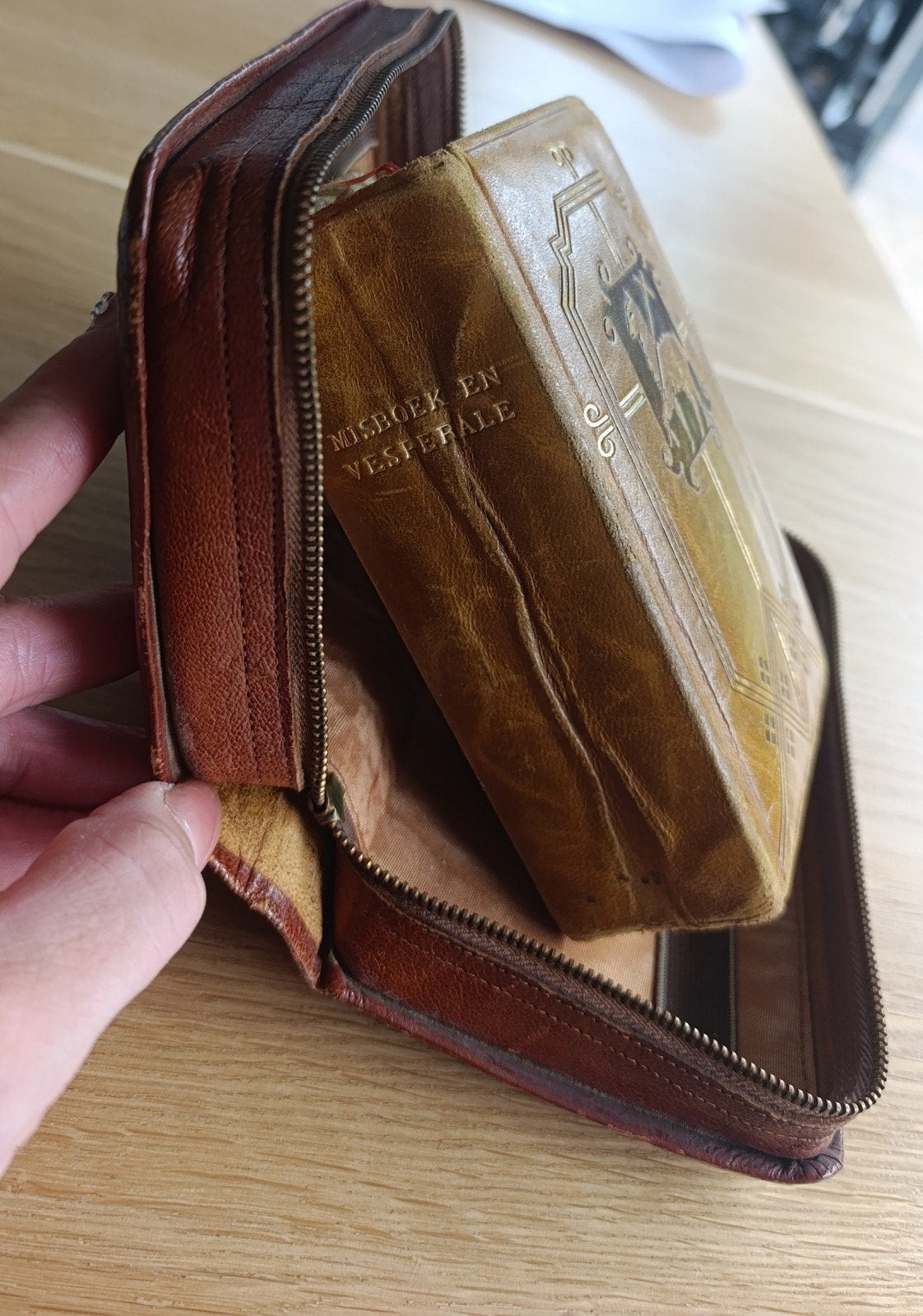 Antiek Misboek en Vesperale met Leren Etui, Antiek en Kunst, Ophalen of Verzenden, EE. HH. Peeters en (t) Van Cauwenberg