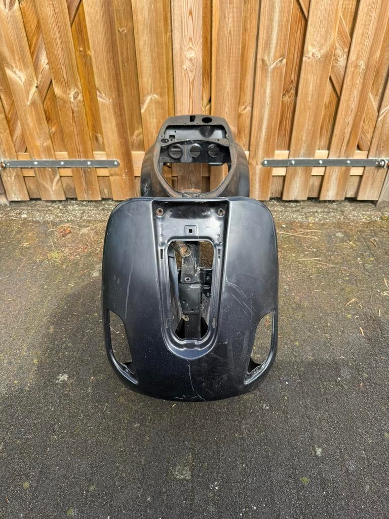 Vespa lx/s frame zonder 123 voor schadeherstel harde bodem, Motoren, Ophalen of Verzenden