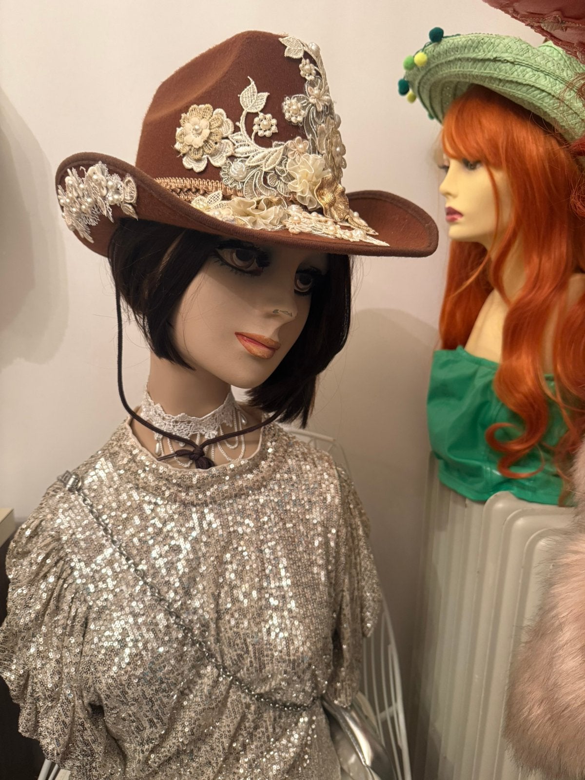 Cowboy hoed bruin met kant, Kleding | Dames, Carnavalskleding en Feestkleding, Carnaval, Maat 42/44 (L), Nieuw, Ophalen of Verzenden