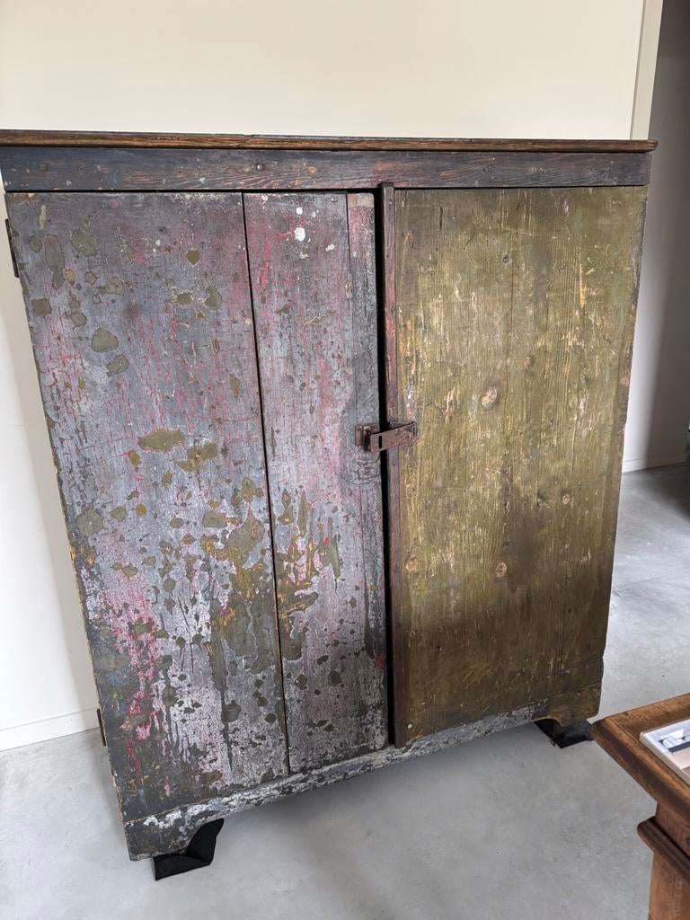 Bijzondere en unieke Wabi Sabi kast in originele verf, Ophalen