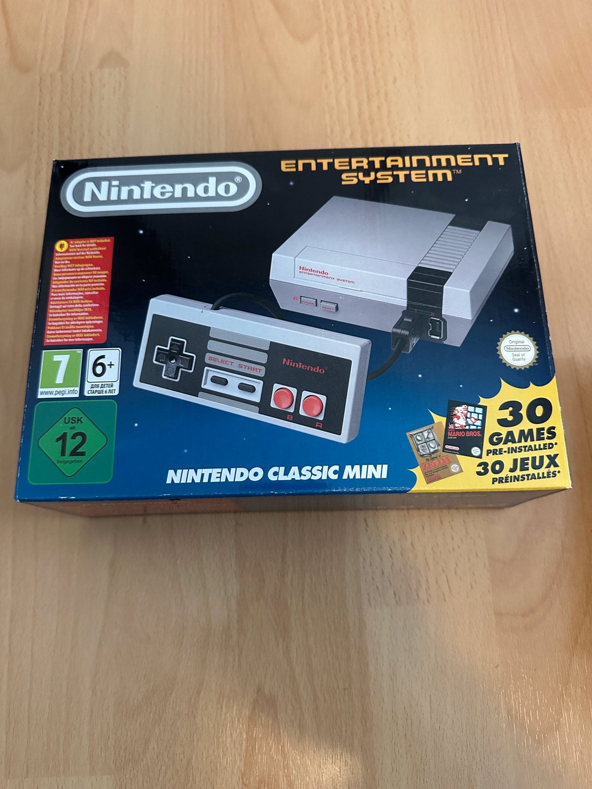 Nintendo NES Classic mini NIEUW in de doos., Spelcomputers en Games, Ophalen of Verzenden, Nieuw, Met 1 controller, Met games