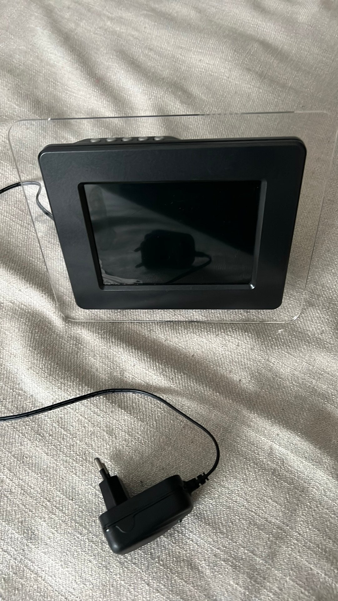 Digitale fotolijst met adapter, Audio, Tv en Foto, Fotografie | Digitale fotolijsten, Gebruikt, Film, 8 tot 12 inch, 1 tot 2 GB