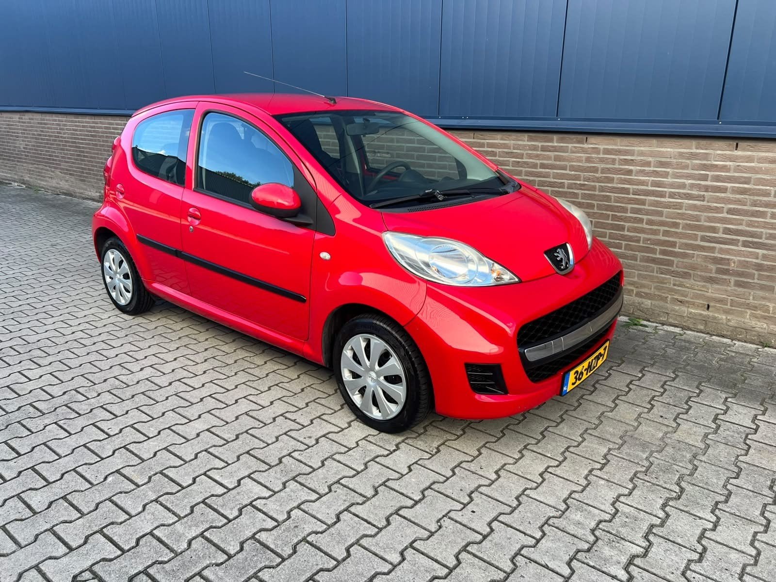 Peugeot 107 1.0 12V 5DR 2009 Rood, Voorwielaandrijving, 4 stoelen, 68 pk, Origineel Nederlands