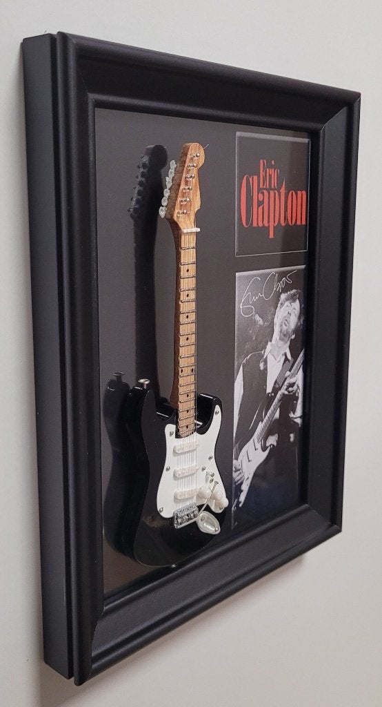 Eric Clapton miniatuur gitaar op lijst wanddeco decoratie, Info@deconoord.nl, Deco Noord, Nieuw, Ophalen of Verzenden