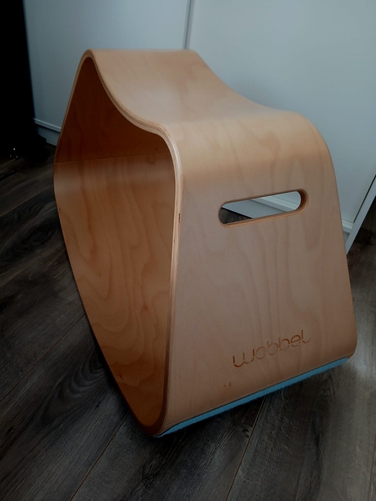 50 € Wobbel big up nette staat kruk balans houten wiebelkruk, Ophalen, Gebruikt
