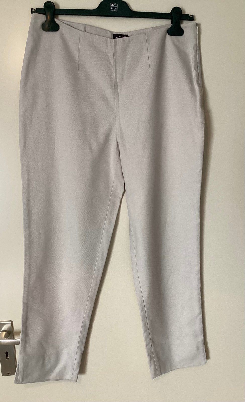 Moq Broek maat 42, Ophalen of Verzenden, Zo goed als nieuw, Maat 42/44 (L), Lang