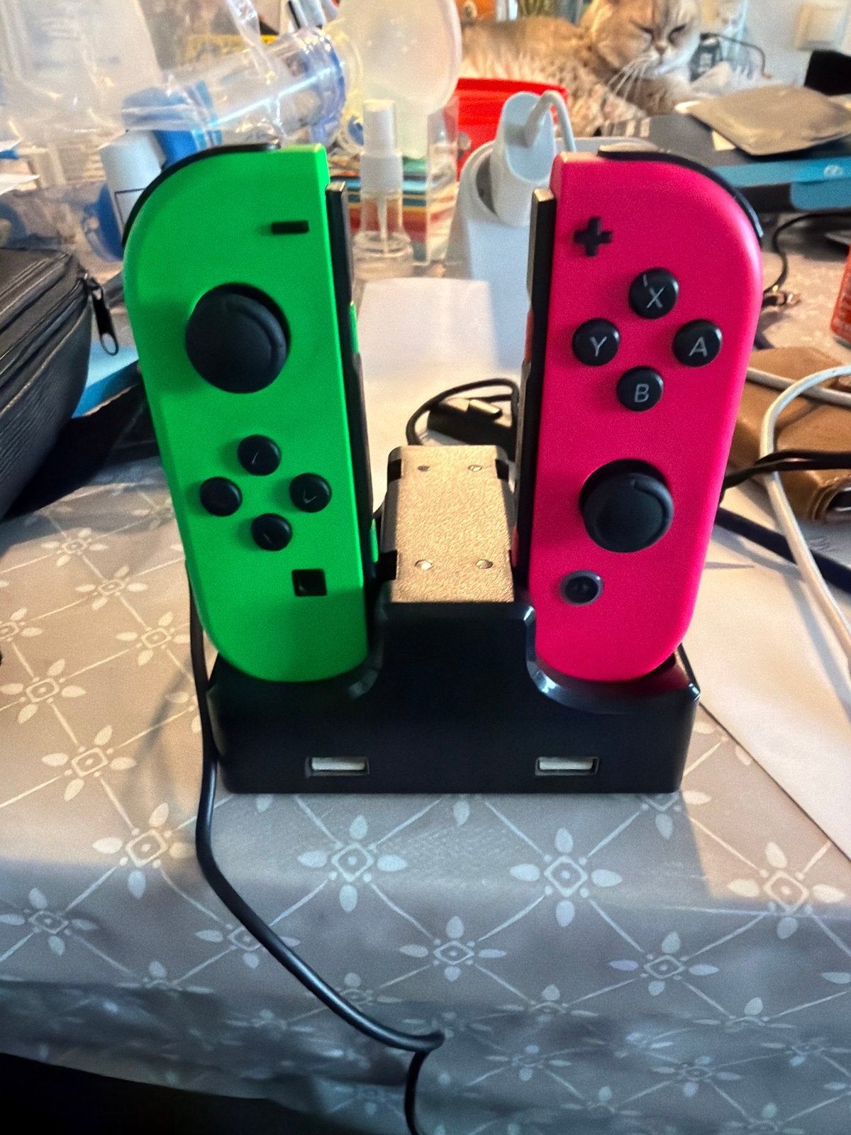Nintendo Switch Joy-Cons met oplaadstation, Ophalen of Verzenden, Gebruikt, Met 2 controllers