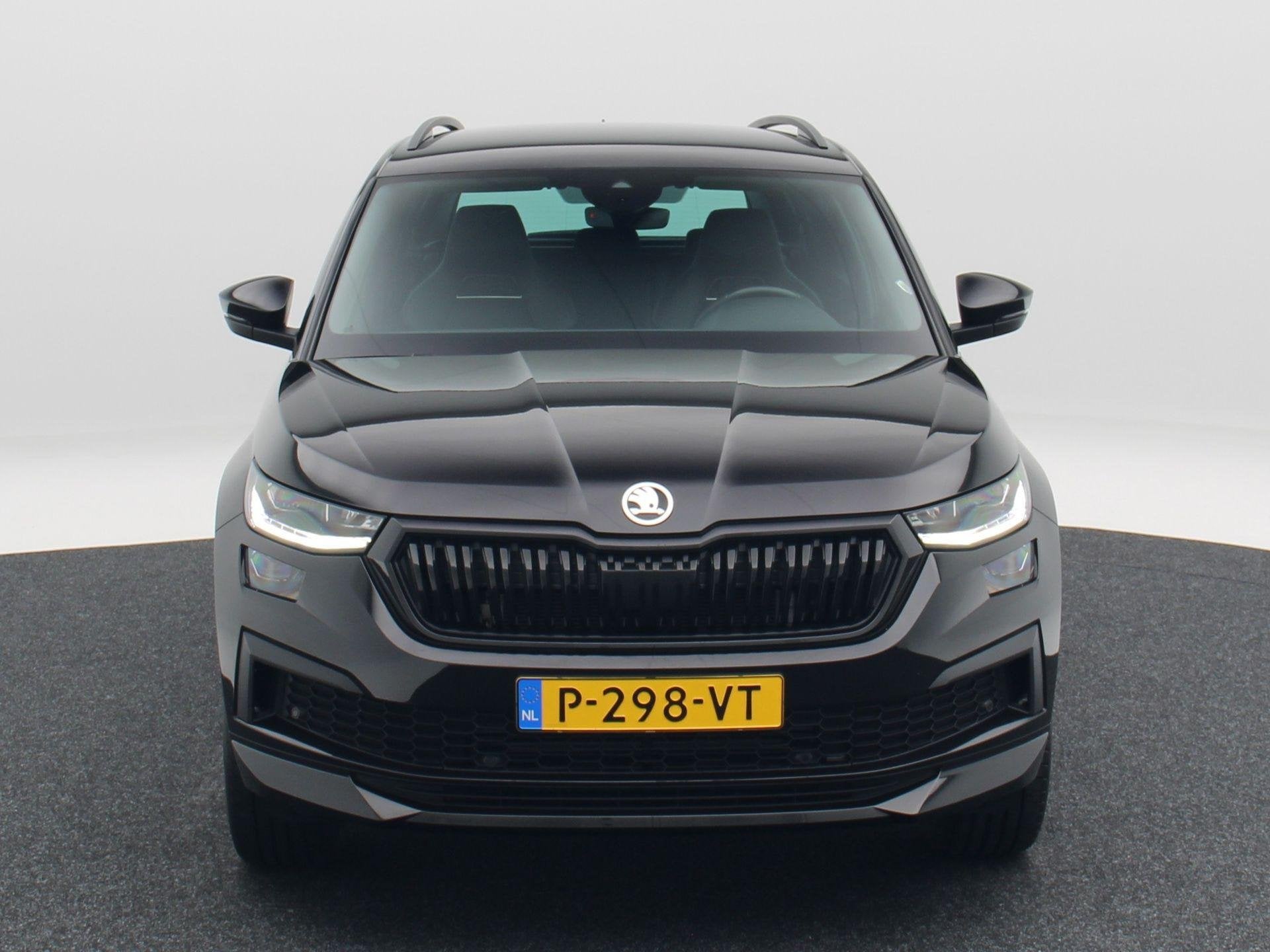 Skoda Kodiaq 1.5 TSi 150 Pk Automaat Sportline Business | St, Auto's, Dealer onderhouden, 4 cilinders, 150 pk, Alcantara