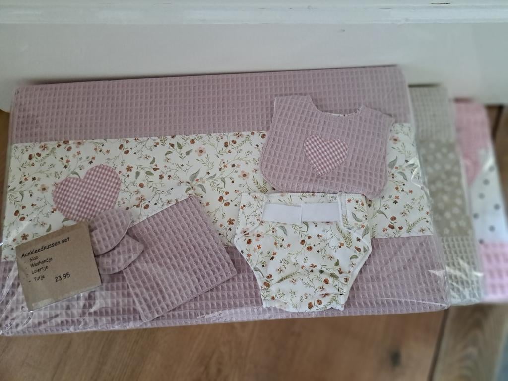 Poppen verzorgingsset, Kinderen en Baby's, Speelgoed | Poppen, Ophalen of Verzenden, Nieuw, Babypop