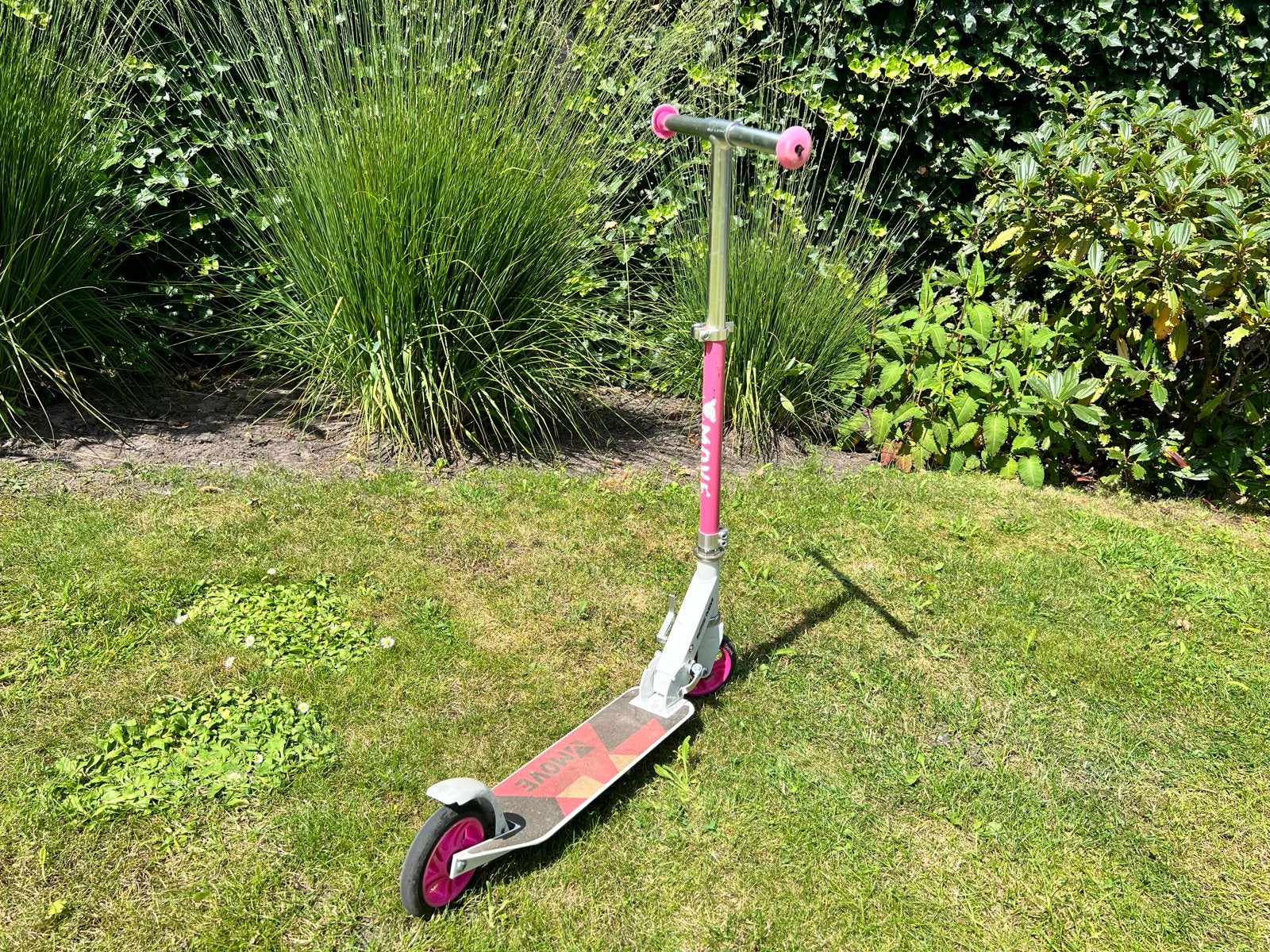 Roze step voor kinderen - Gebruikt maar in goede staat, Fietsen en Brommers, Steps, Ophalen, Gebruikt, Gewone step