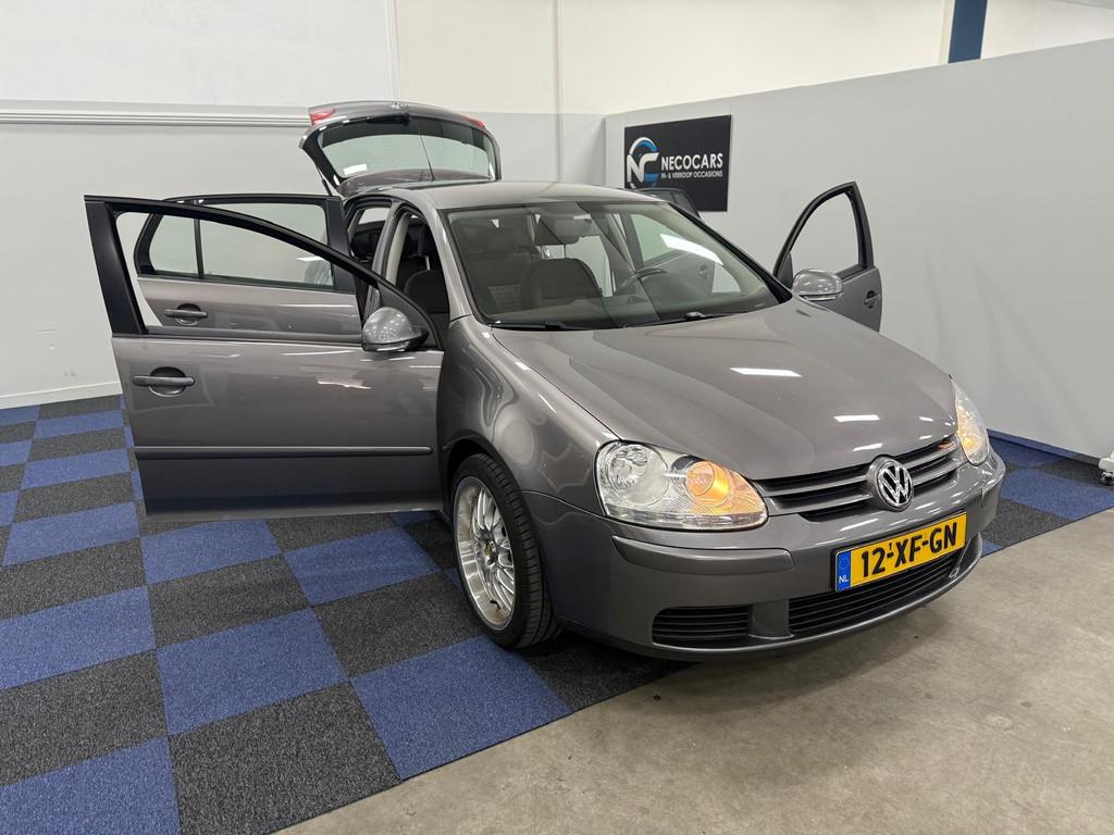 Volkswagen Golf 1.6 FSI Optive 3 / AIRCO / LM VELGEN / RIJDT, Voorwielaandrijving, 15 km/l, Gebruikt, 4 cilinders