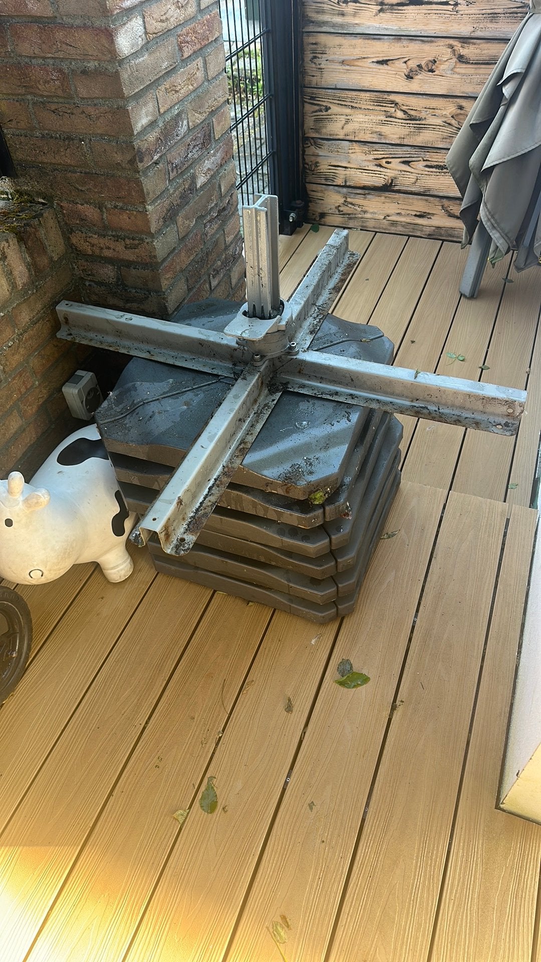 Gratis grote parasol op halen reeuwijk, Tuin en Terras, Parasols, Ophalen of Verzenden, Gebruikt, Stokparasol, Verstelbaar