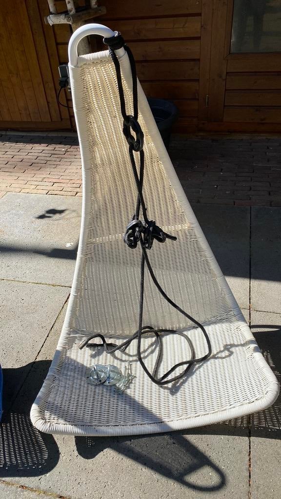 Ikea svinga hangstoel blauw en wit inclusief ophangsysteem, Ophalen of Verzenden, Gebruikt, Kunststof