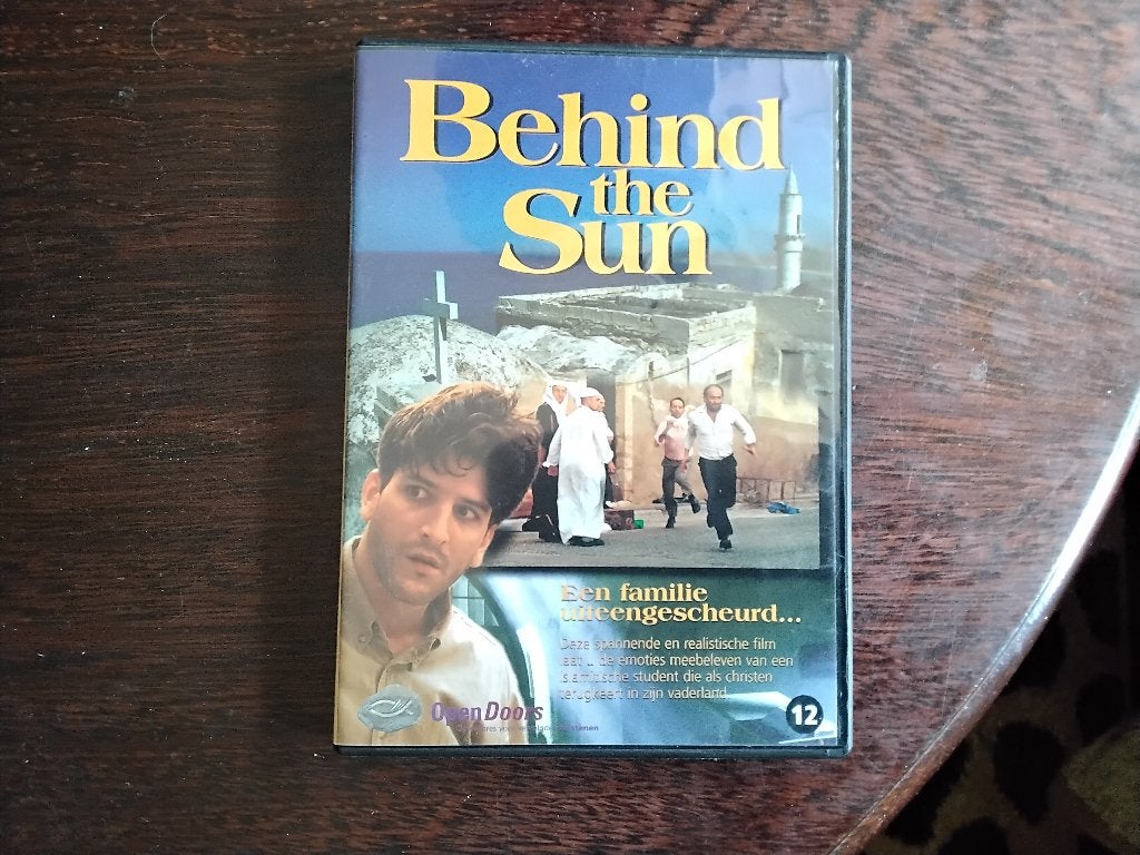 Behind the sun, origineel, Vanaf 12 jaar, Ophalen of Verzenden, Zo goed als nieuw, Nederlands