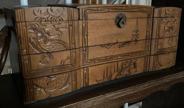 Antieke houten juwelenkist met draken en pagodes, Ophalen of Verzenden