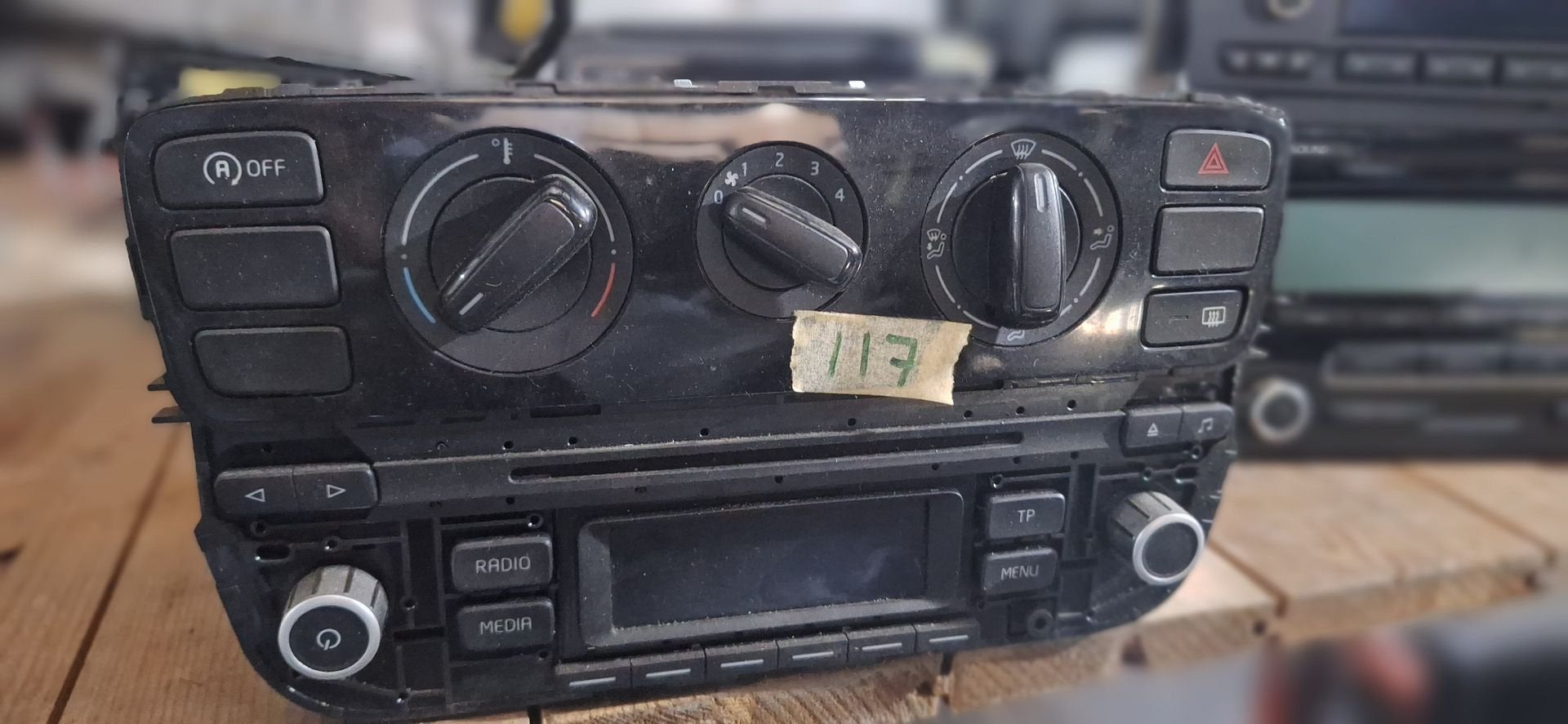 Originele Volkswagen Up! / Citigo / Mii RCD 215 Radio + Airc, Auto diversen, Gebruikt, -, -, Ophalen of Verzenden