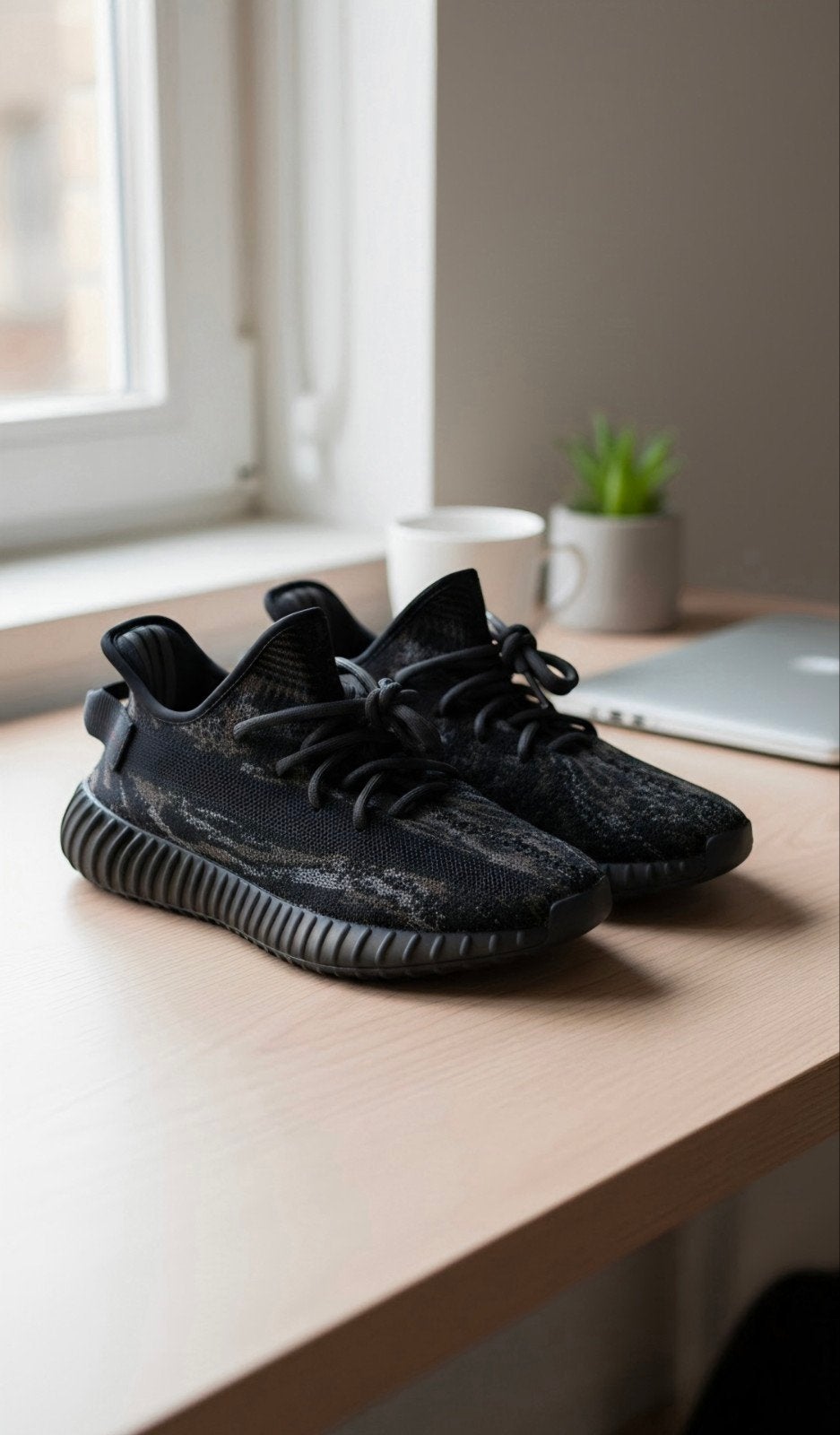 Adidas Yeezy Boost 350 V2 MX Rock – maat 36 –, Zwart, Boots, Ophalen of Verzenden, Zo goed als nieuw