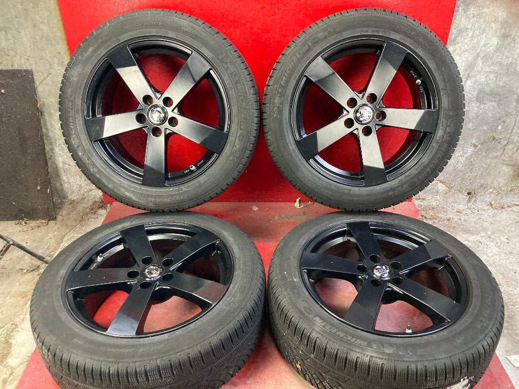 Winterbanden Nissan Qashqay 235/50R18 Michelin, 18 inch, Gebruikt, ., Banden en Velgen