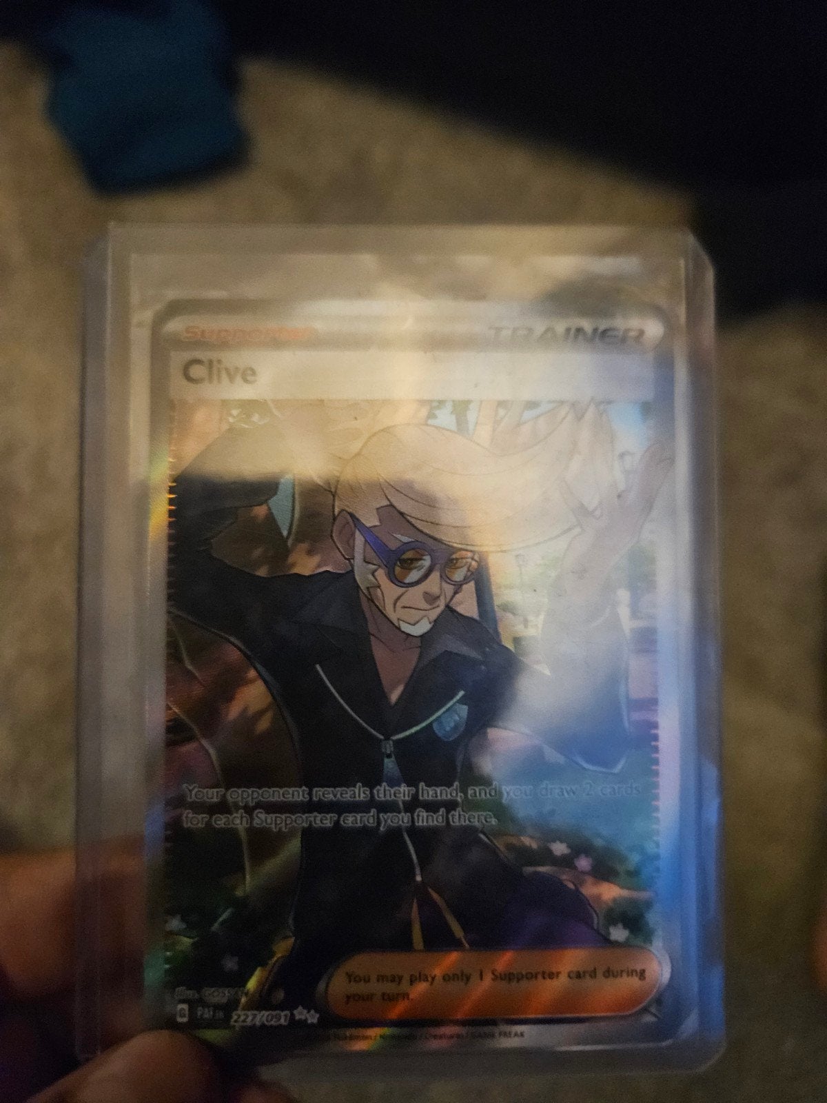 Pokémon TCG Clive Trainer Kaart 227/091 - Full Art Foil, Hobby en Vrije tijd, Verzamelkaartspellen | Pokémon, Ophalen of Verzenden