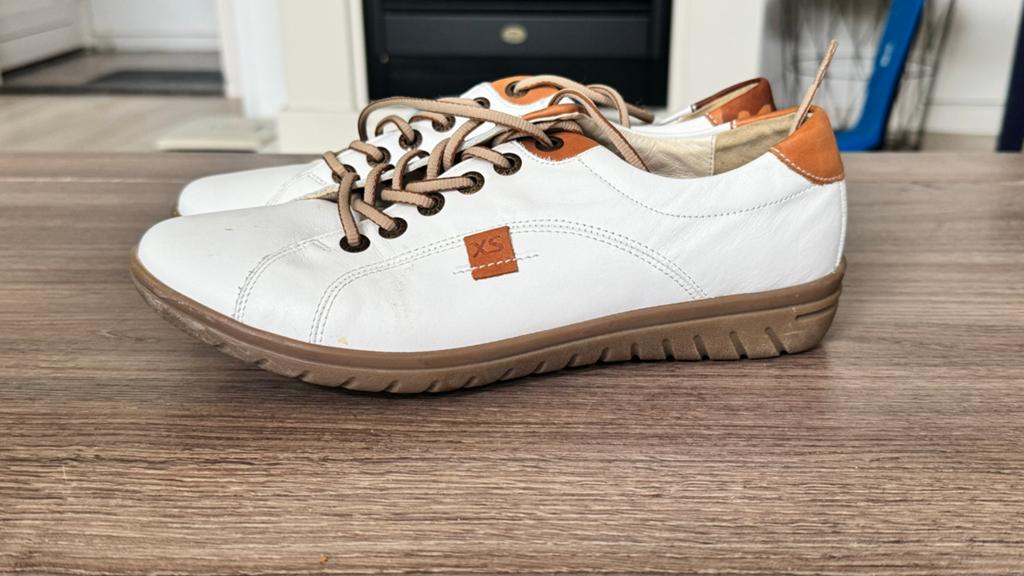 Hartjes XS Leren Sneakers - Wit & Camel, Kleding | Dames, Ophalen of Verzenden, Gedragen, Wit, Sneakers of Gympen