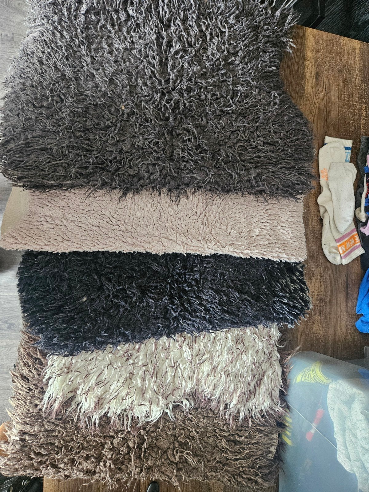 Diverse decoratieve schapenvachten (nep), Ophalen, Gebruikt, 50 tot 100 cm, Crème
