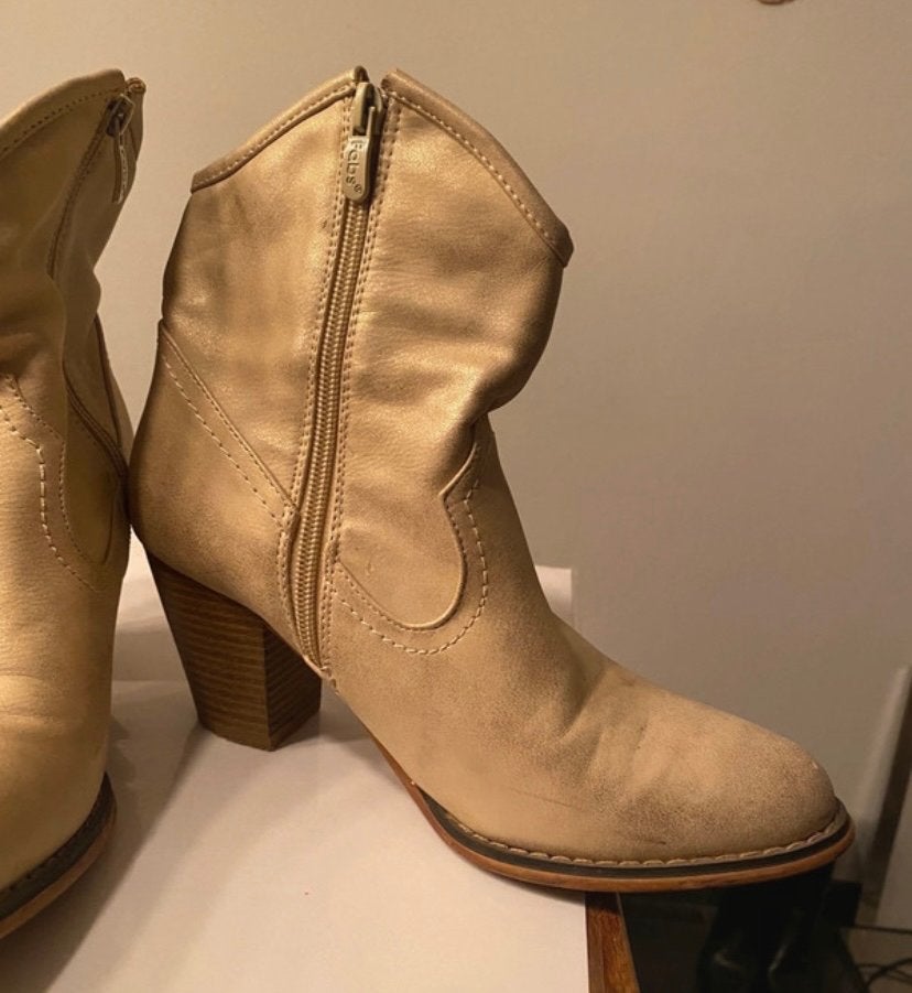 Gouden enkellaarsjes maat 37 - Feestelijk & Stijlvol, Kleding | Dames, Ophalen of Verzenden, Gedragen, Overige kleuren, Lage of Enkellaarzen