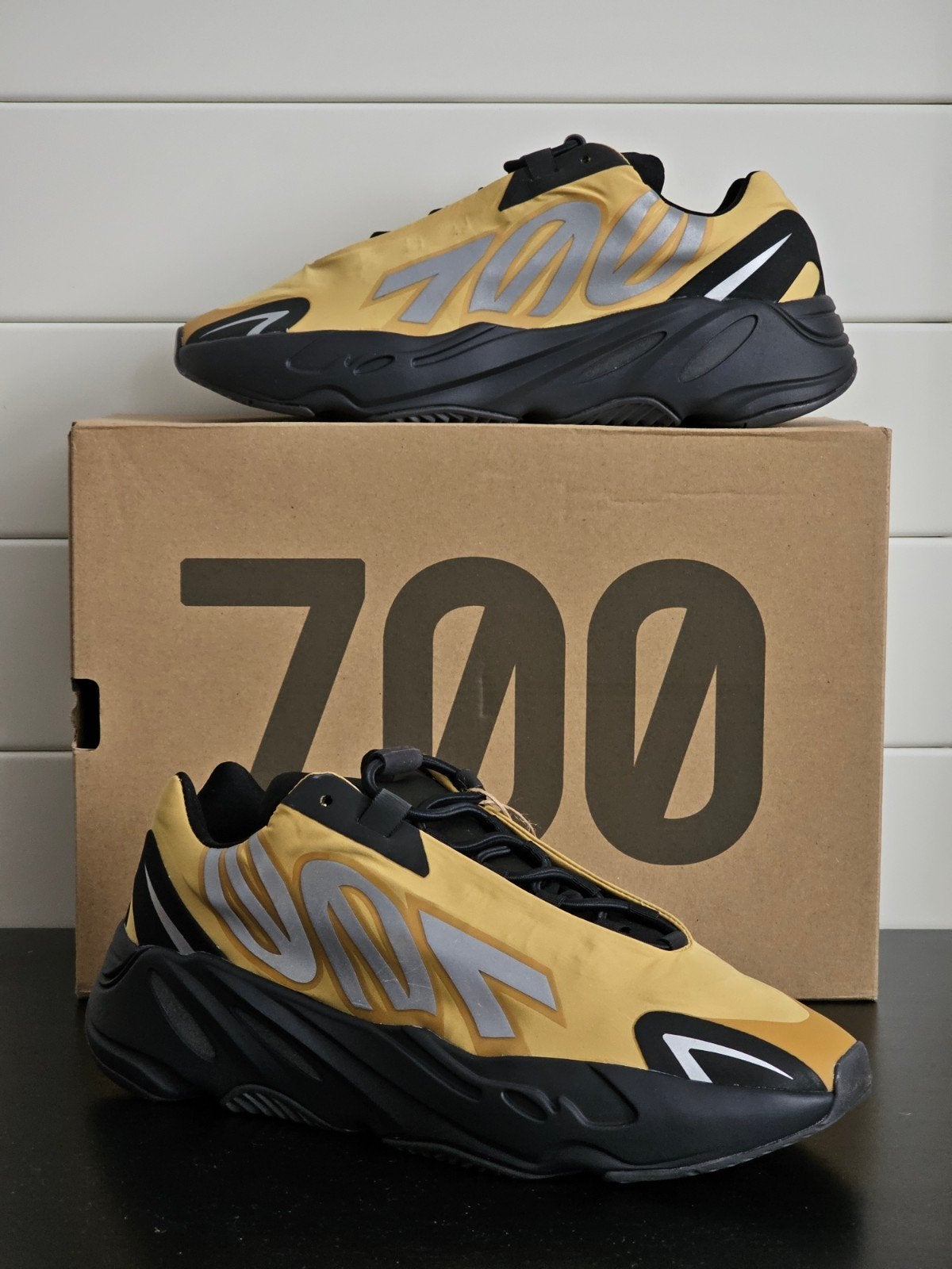 Adidas Yeezy 700 MNVN, Kleding | Heren, Schoenen, Overige kleuren, Nieuw, Ophalen of Verzenden, Sneakers of Gympen