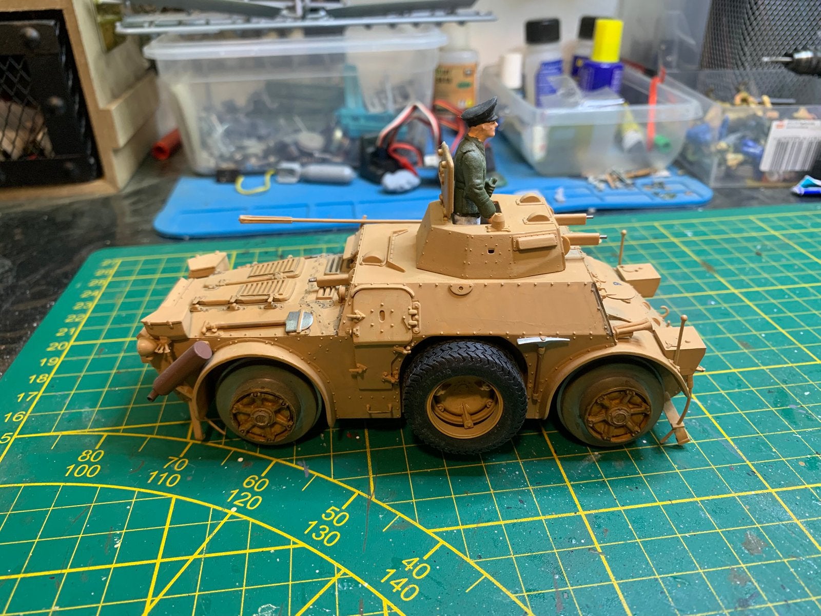 Autoblinda AB 40 Ferroviaria 1:35 gebouwd van ITALERI, Gebruikt, Tank, Italeri, 1:32 tot 1:50