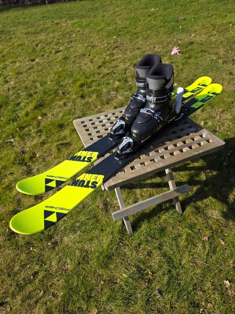 Fischer stunner stuntskies 121 incl fischer skieschoenen, Ophalen, Zo goed als nieuw