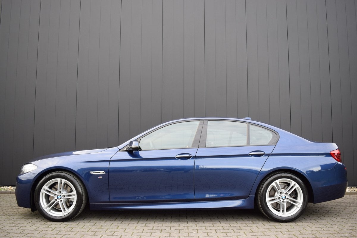 BMW 5 Serie 520i Automaat M-Sport Edition Zwart Leder | Bi-X, Auto's, Automaat, Achterwielaandrijving, Gebruikt, 4 cilinders
