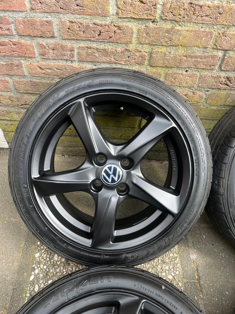 Vw up velgen met zomerbanden 185/50/16 inch 4x100, 16 inch, Banden en Velgen, Zomerbanden, 185 mm