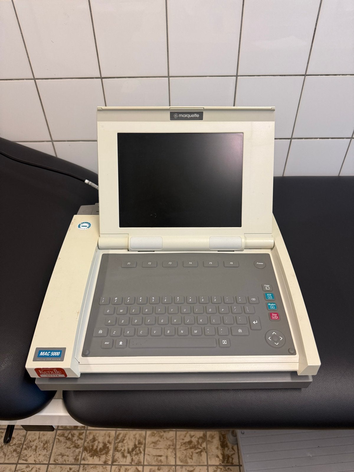 GE Marquette MAC 5000 ECG apparaat - defect, Diversen, Verpleegmiddelen, Ophalen of Verzenden, Gebruikt
